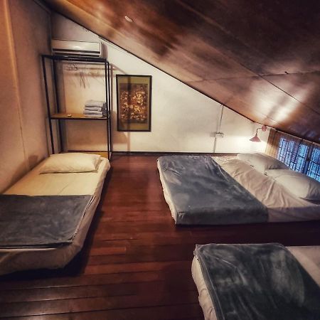 Treehouse Hostel Кучинг Екстериор снимка