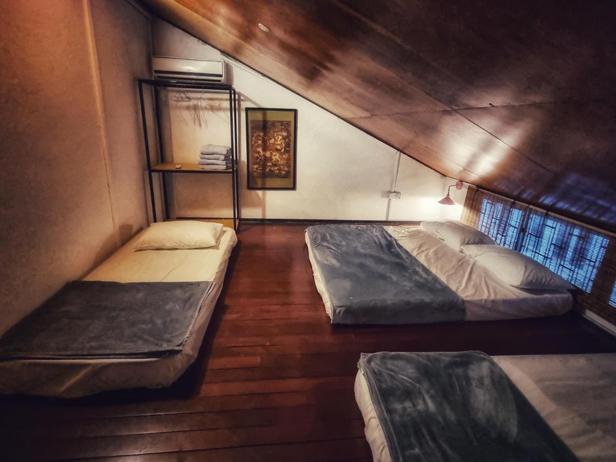 Treehouse Hostel Кучинг Екстериор снимка