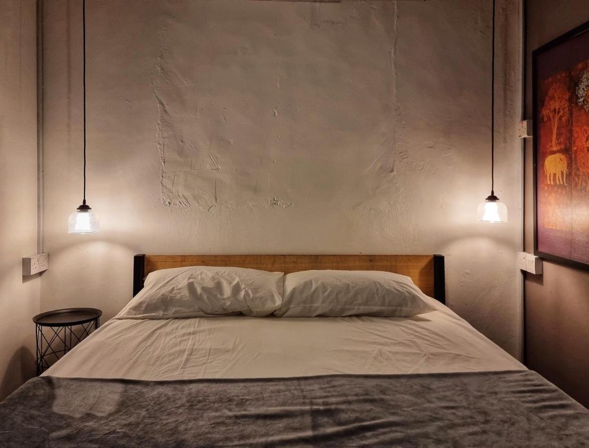 Treehouse Hostel Кучинг Екстериор снимка